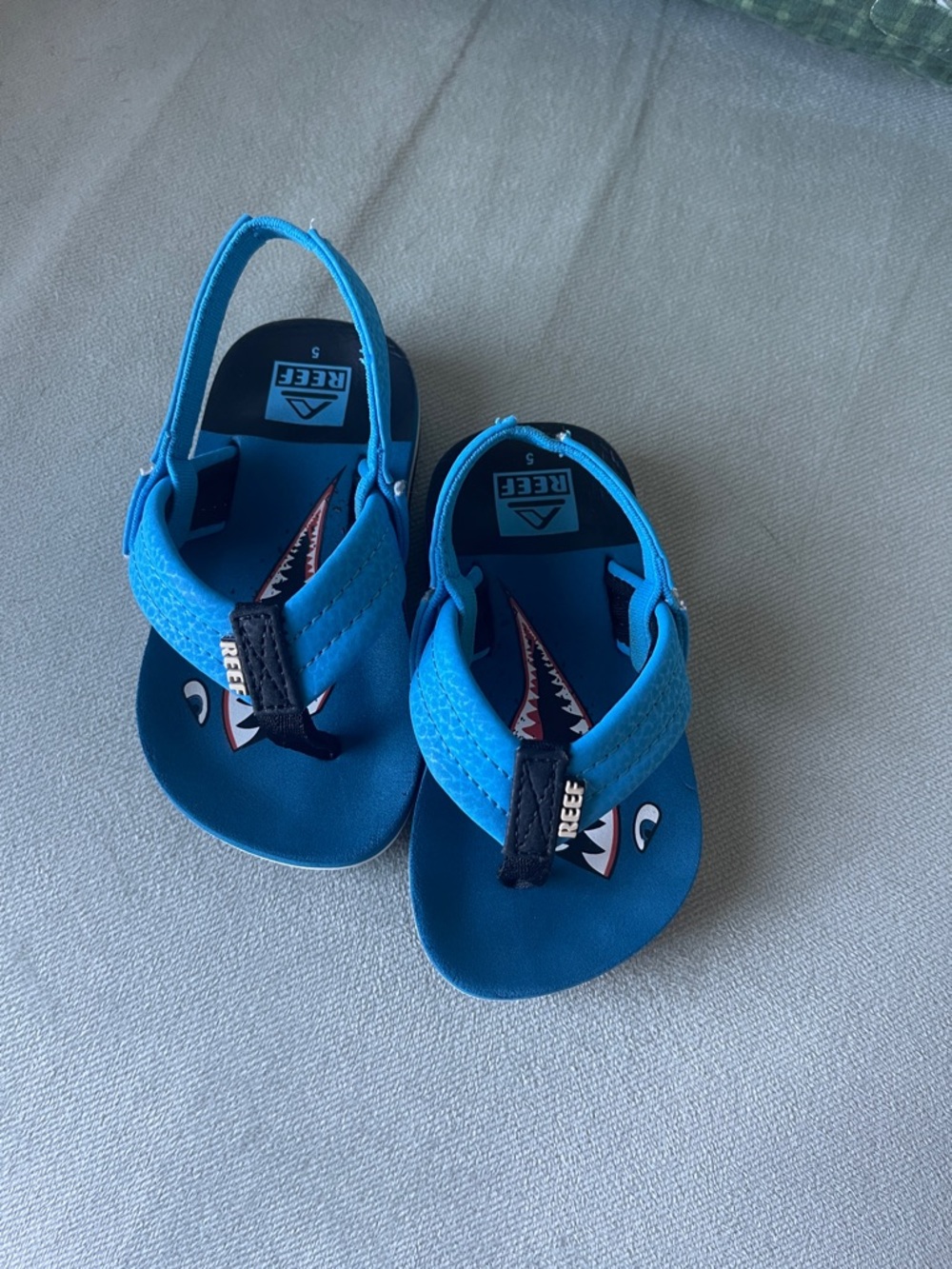 Reef Kids Bright Blue Shark Print Sandals